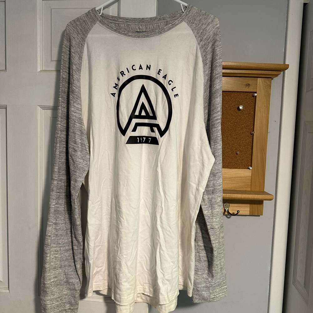 Men’s American Eagle long sleeve shirt